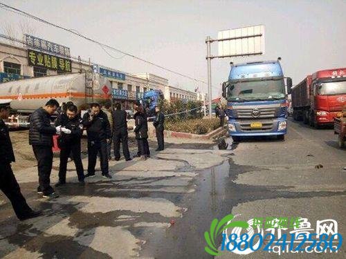 滨州博兴柳桥附近一工人焊接油罐车发生爆炸
