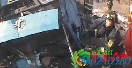 危急8小时！大连沈海高速货车油罐车相撞 7吨柴油泄漏