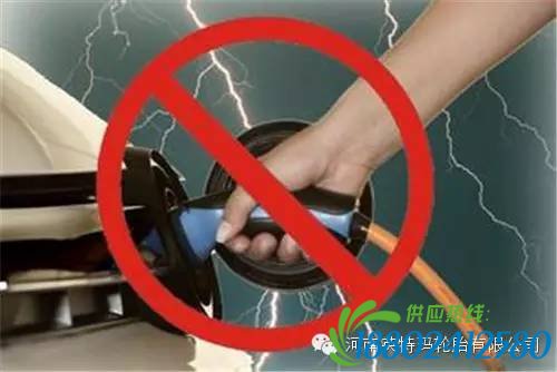 明明可以开豪车你却要挤公交 话说你不知道的汽