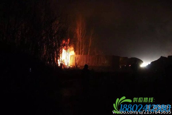 【突发】京珠高速岳阳段发生重大爆炸事故，目前二死二伤！