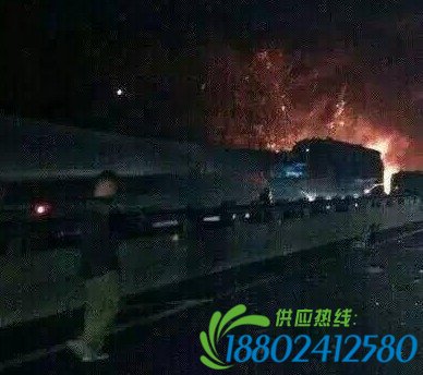 滚动：京港澳高速汨罗段发生油罐车爆炸事故