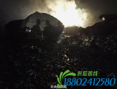 滚动：京港澳高速汨罗段发生油罐车爆炸事故