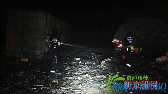 湖南高速货车爆炸救援:150米外发现遇难者残骸
