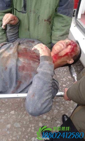 货车撞上火车 事故现场曝光