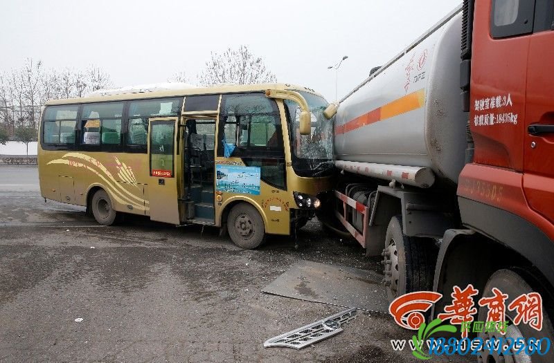 中巴车油罐车108国道相撞数人伤 事故原因正调查