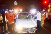 玉林一司机撞上路边防护栏 钢管穿胸而过当场死亡