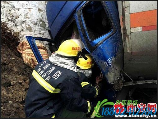 突发：罐车撞桥洞造成宝成铁路中断1小时34分钟