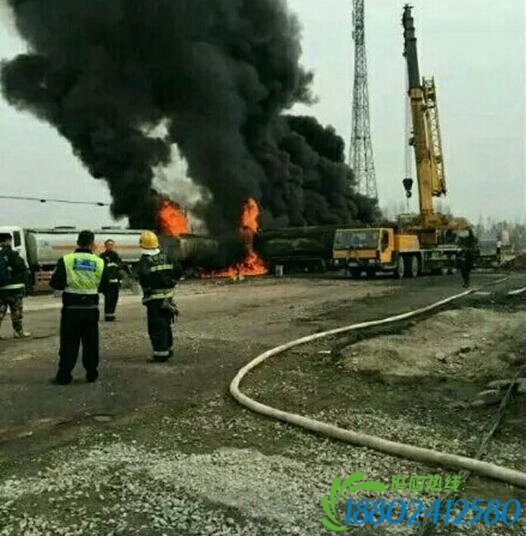 南阳油罐车侧翻后3车相撞起火 1人亡人民快报网