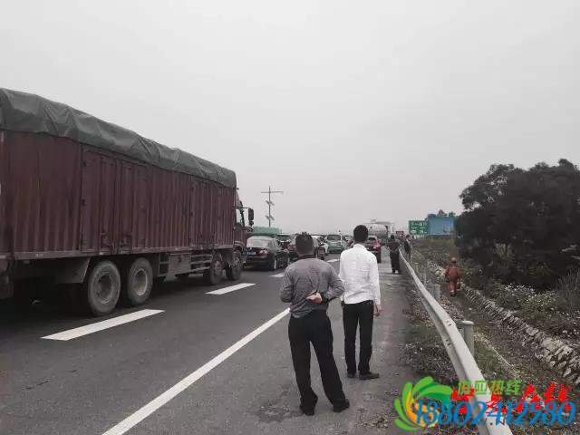 深汕高速油罐车爆炸致瘫痪？潮州人千万不要轻信谣言！