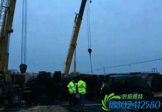 南两油罐车爆炸！伤亡不明！人民快报网