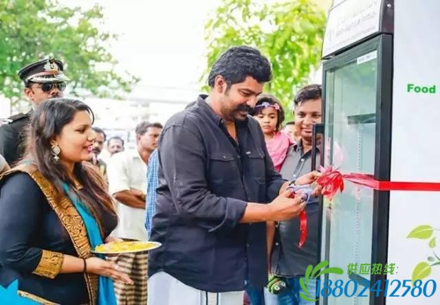 这个印度姑娘用一台冰箱 温暖了一群人