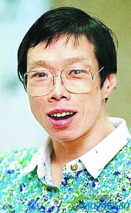 李显龙被妹妹指控“借父建立王朝”(图)