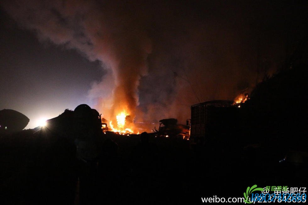 京港澳高速湖南段一油罐车爆炸现场视频 爆炸原因是什么