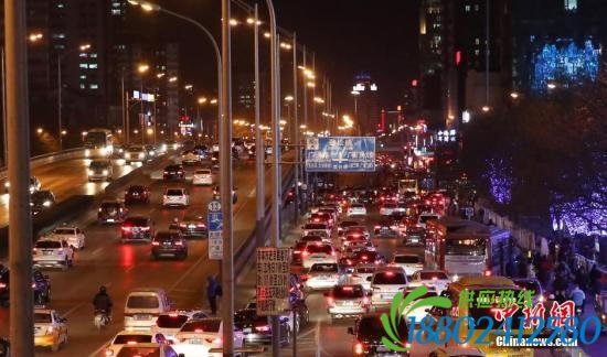 北京机动车摇号中签率再创新低 跌至0.14%