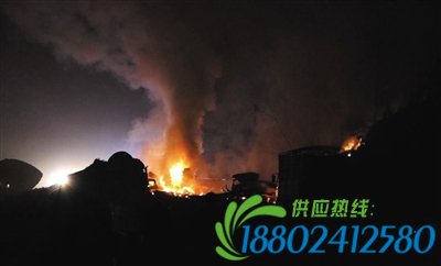 京港澳高速高速油罐车爆炸 1公里内房屋玻璃震