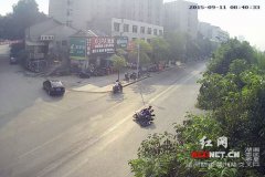 二手油罐车6公里漏600斤油 7辆摩托车打滑摔倒多