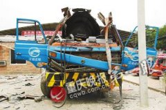 巴南一废旧油罐车爆炸 方圆百米窗户震碎·重庆