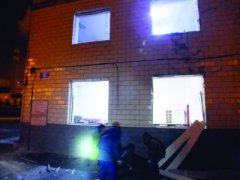 哈市哈平东路一大型油罐车爆炸 震掉5米外小楼玻璃(图)