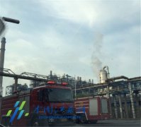 南京一石化厂乙烯储罐发生爆炸(图)