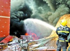 岳塘区一储油罐爆炸起火 5人遇难