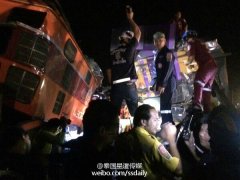 泰国两列火车相撞致30伤 尚未发现中国伤者