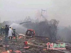 沪昆高速一油罐车爆炸 收费站办公楼玻璃碎裂
