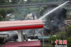吉林一加油站油罐车爆炸引发火灾