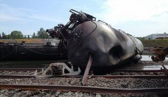 加拿大油罐车爆炸已致24人死亡(图)