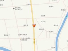 长沙一泥罐车追尾小车侧翻