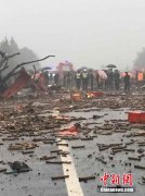 沪昆高速江西分宜段一油罐车爆炸 有爆竹燃烧痕