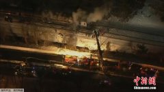 纽约客运火车与汽车相撞 致6人死亡12人受伤