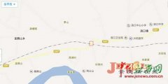 [社会]风雨大作货车撞翻火车车厢无人伤亡
