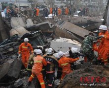 青岛爆炸事故抢险救援工作仍在继续