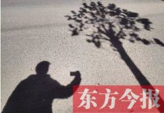 郑州西北风吹散雾霾 市民享受冬日暖阳