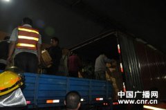 甘肃载20吨炸药货车与油罐车在隧道内刮碰险爆炸