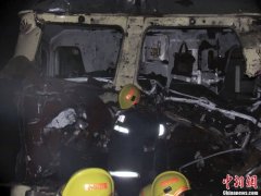 黑龙江一火车与货车相撞