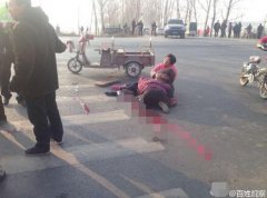 油罐车原阳死亡路口撞倒载人三轮 11岁少女当场身亡