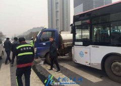 突发：南京一公交车撞上油罐车 一人受伤