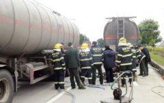 32吨醋酸正丙酯罐车发生泄漏 诏安消防惊险17小时