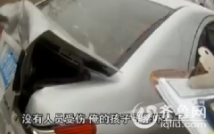 广饶：一运输40吨液化气车刹车失灵 引发三车相撞