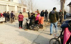 省道329聊城堂邑段一油罐车侧翻起火 一人死亡