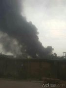 广东一化工厂油罐车起火爆炸