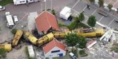荷兰火车脱轨最新消息 荷兰列车脱轨现场详细情