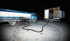 私改油罐车运红油警方打掉11人团伙(图)