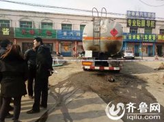 滨州博兴柳桥附近一工人焊接油罐车发生爆炸