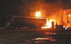 克拉玛依：一根铁棍引燃油罐车