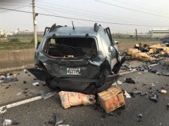 國道一南下196公里連環車禍 1死1重傷