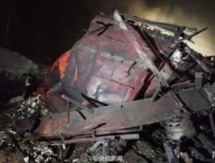 高速油罐车惨烈爆炸最新消息:京港澳高速油罐车爆炸 已致5死20伤 （7）