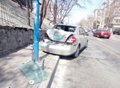 突发！油罐车高速公路爆炸！瞬间炸飞轿车，已2死2伤！