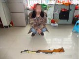 玉林一司机撞上路边防护栏 钢管穿胸而过当场死亡
